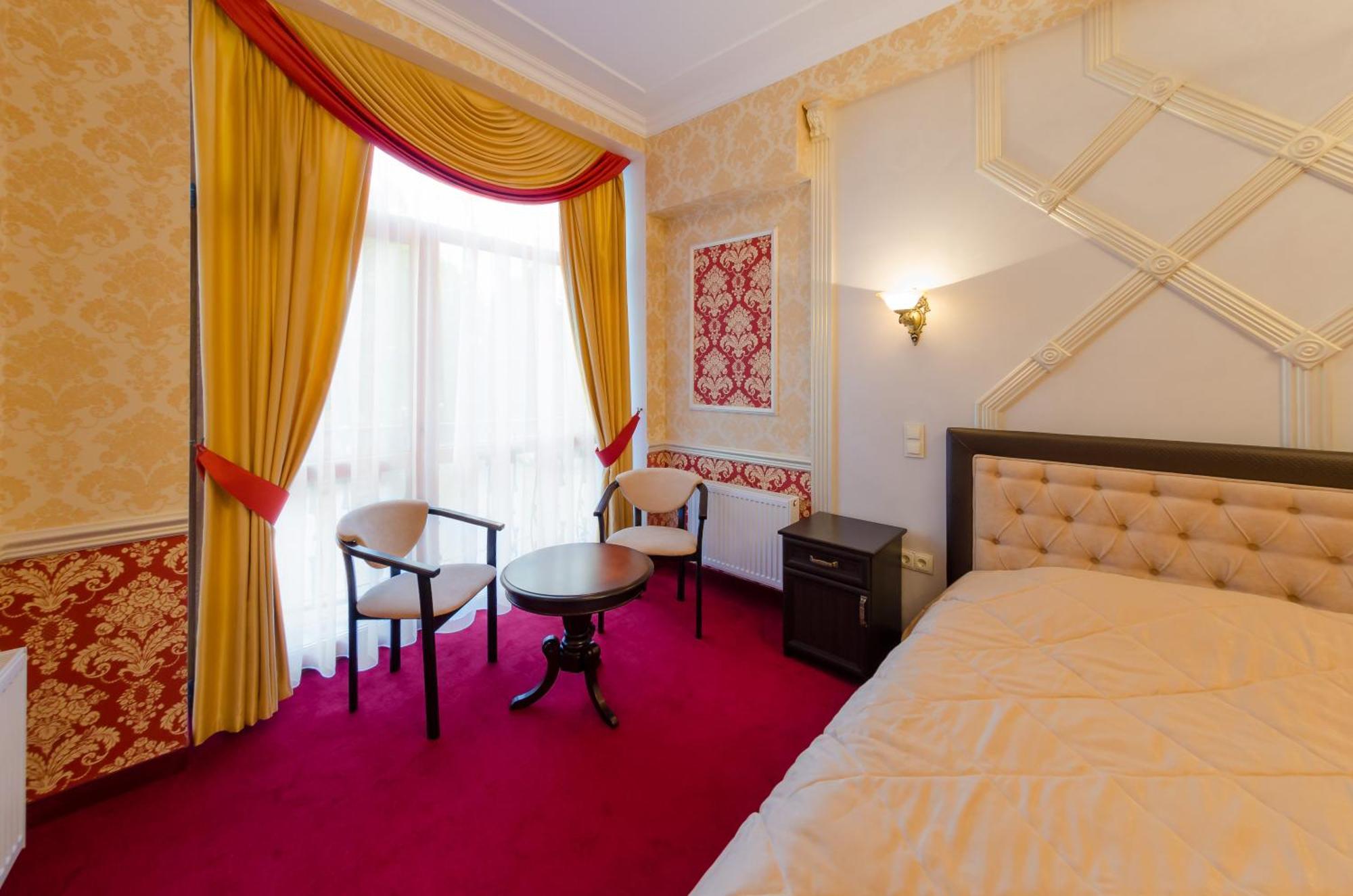 Franz Hotel&Restaurant Ивано-Франковск Экстерьер фото
