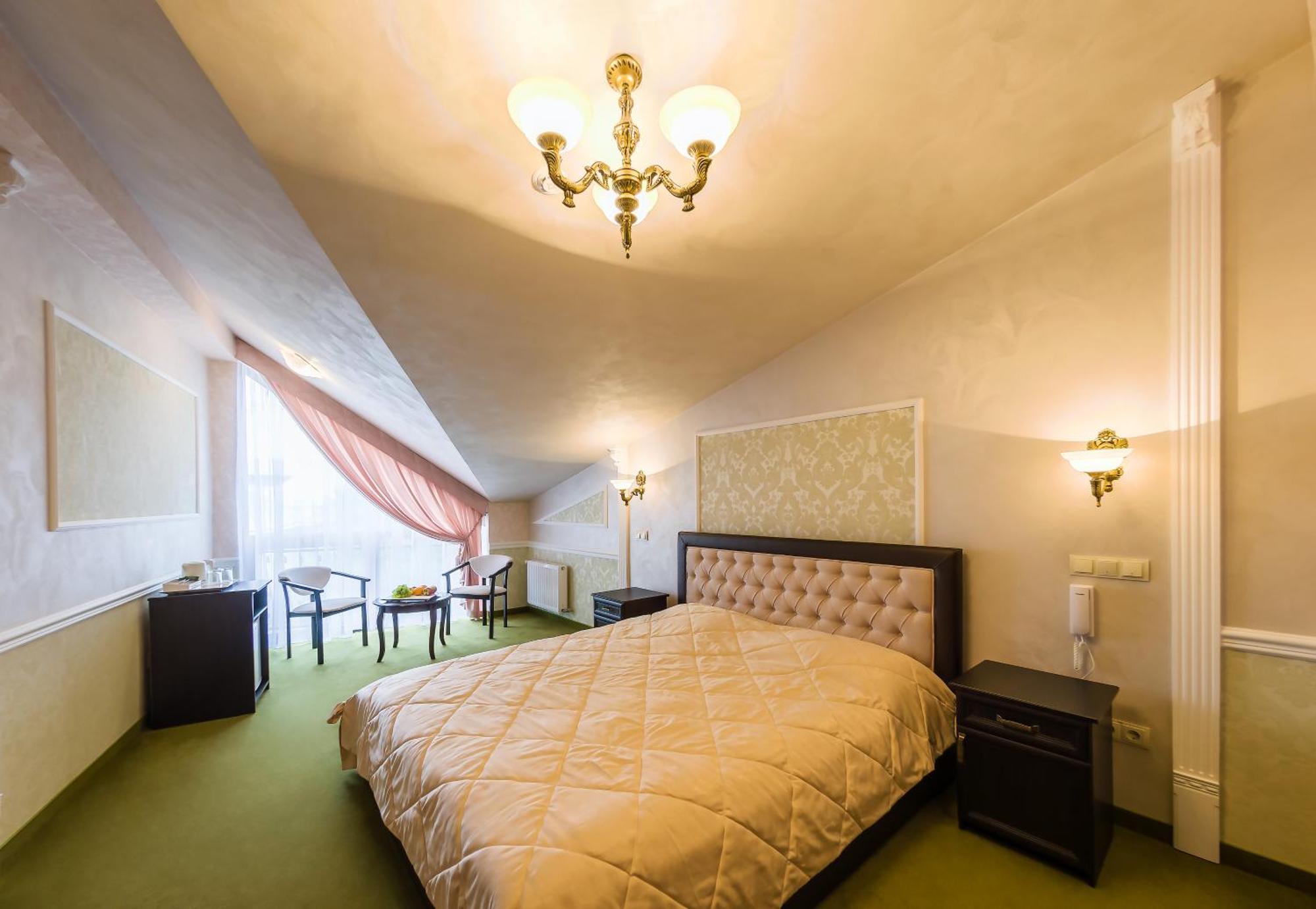 Franz Hotel&Restaurant Ивано-Франковск Экстерьер фото