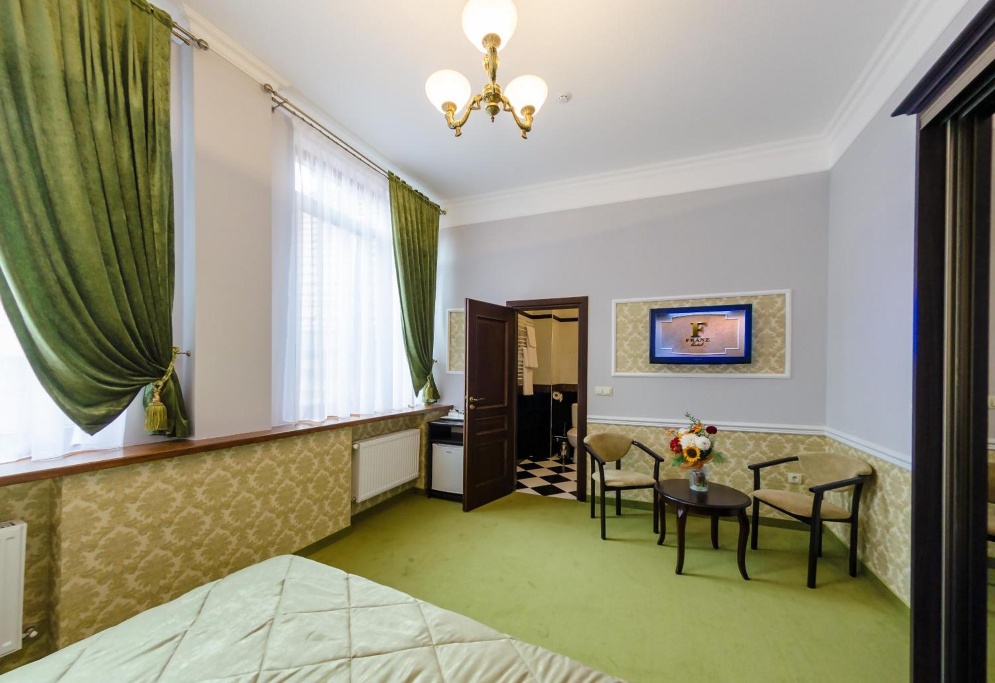 Franz Hotel&Restaurant Ивано-Франковск Экстерьер фото