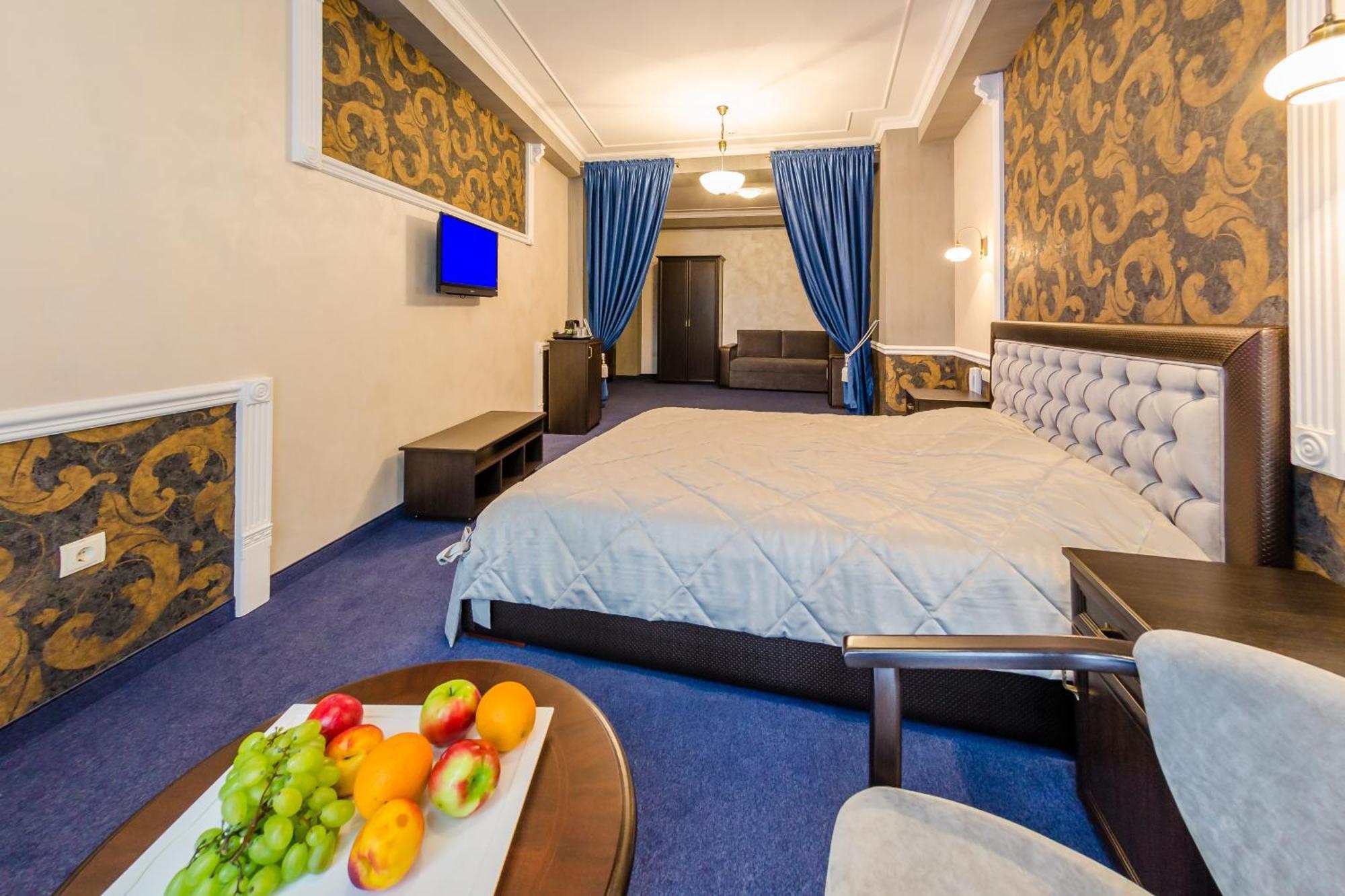 Franz Hotel&Restaurant Ивано-Франковск Экстерьер фото